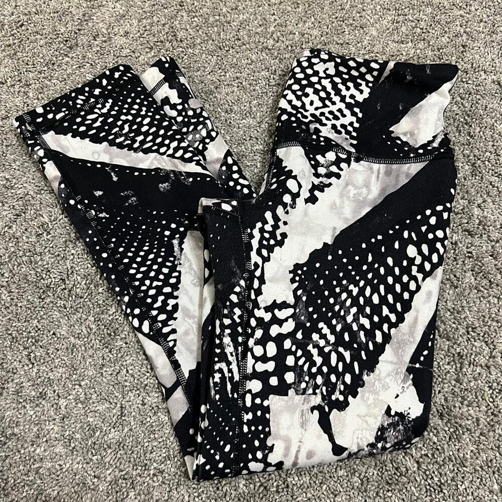 Lululemon Wunder Under Cropped Pants size 2